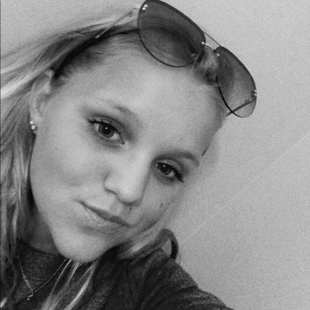 Meet your Posher, Carly